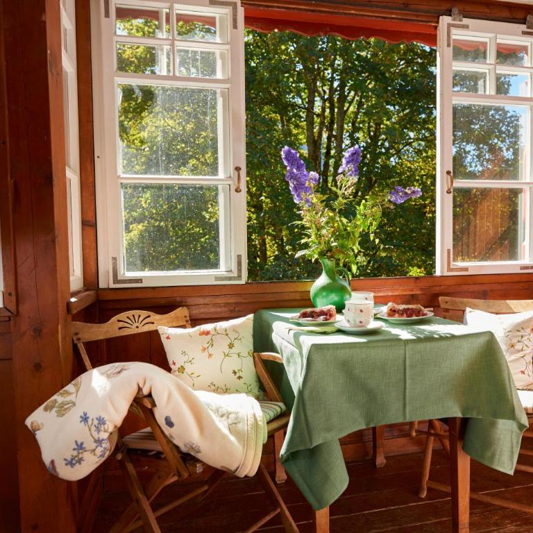 Berggasthof Einoedsbach - Doppelzimmer mit Bergblick - 3