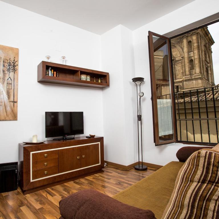 Apartamentos Casa de la Lonja - One-Bedroom Apartment.C/ San Jerónimo 2 - 7