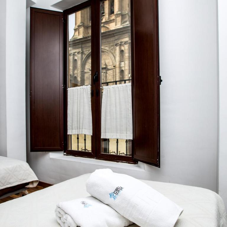 Apartamentos Casa de la Lonja - One-Bedroom Apartment.C/ San Jerónimo 2 - 8