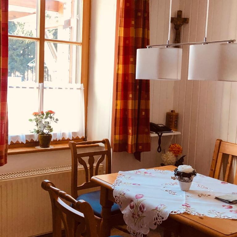 Haus bei der Linden Ferienwohnungen - Apartment - 15