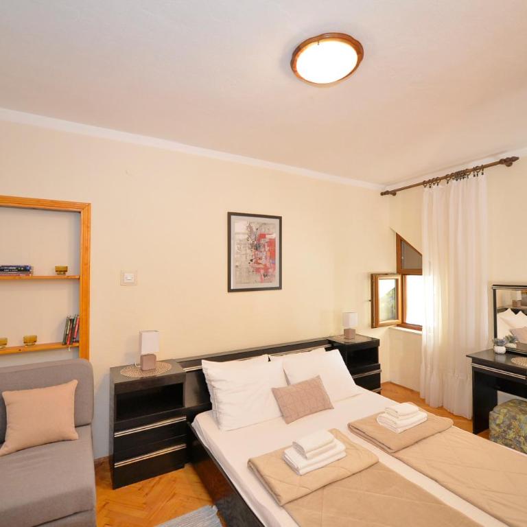 Mediterranean Holiday House & Apartments - One-Bedroom Apartment - 21