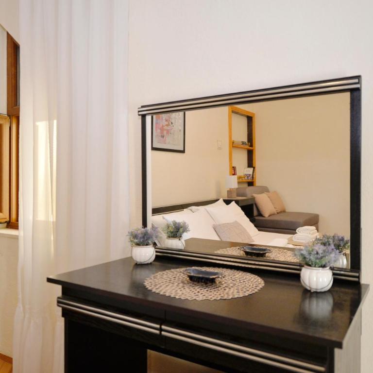 Mediterranean Holiday House & Apartments - One-Bedroom Apartment - 18