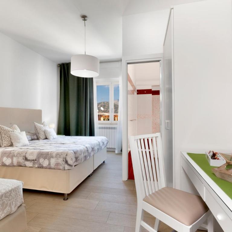 A Sorrento B&B - Camera Tripla con Bagno Privato - 5
