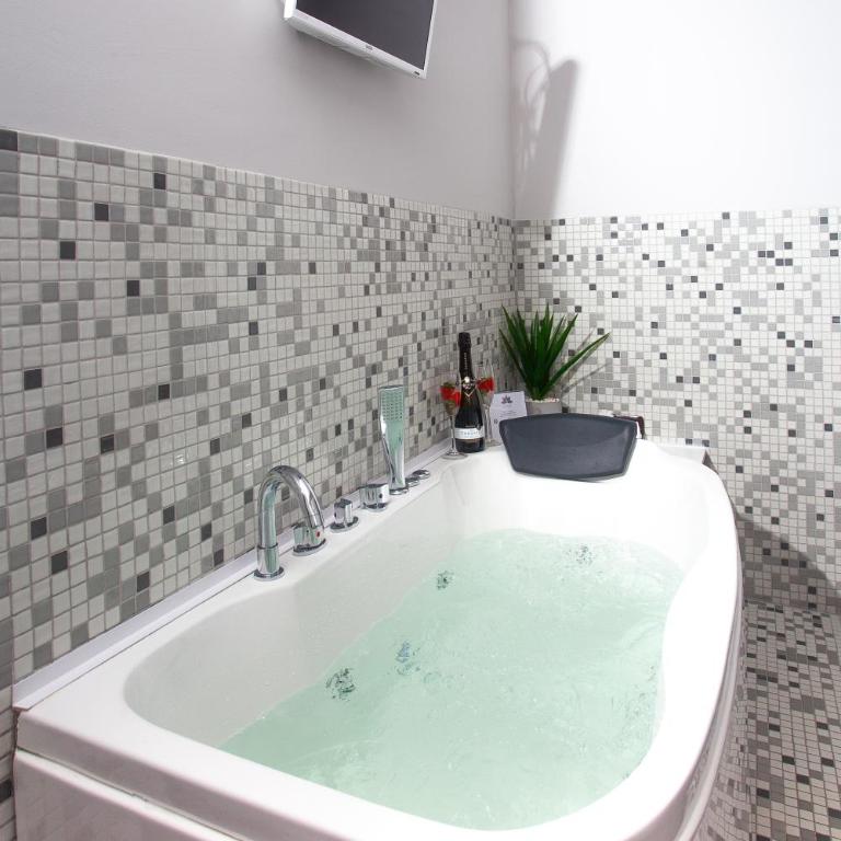 Fior di Loto Sweetness - Deluxe Double Room with Bath - 11