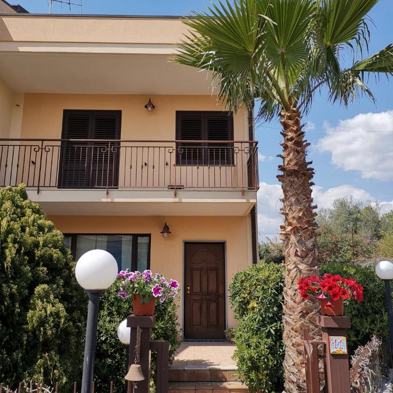 Villa Muse Holiday oasi sul mare di CapoMulini, Acireale - Sicilia, Italy Locazione Turistica - Ampia Camera Matrimoniale - 12