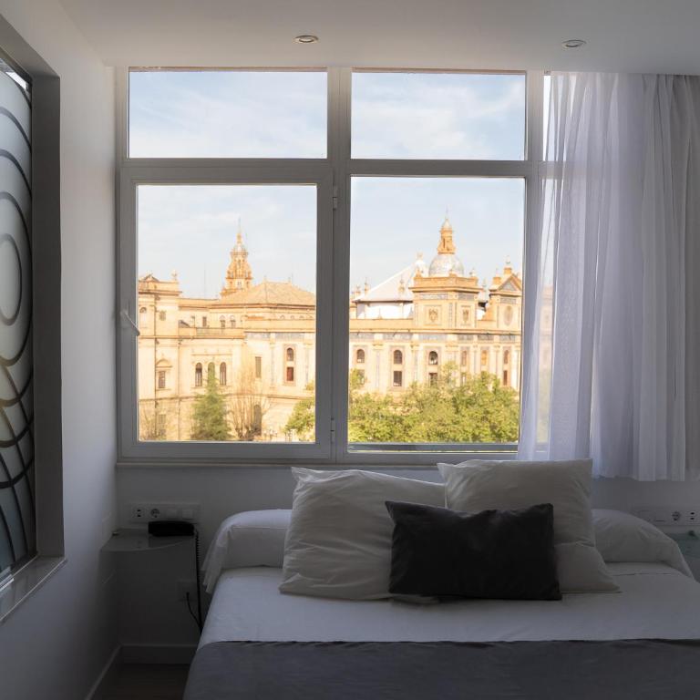 Hotel Pasarela - Habitación Premium Azul con vistas al monumento - 1