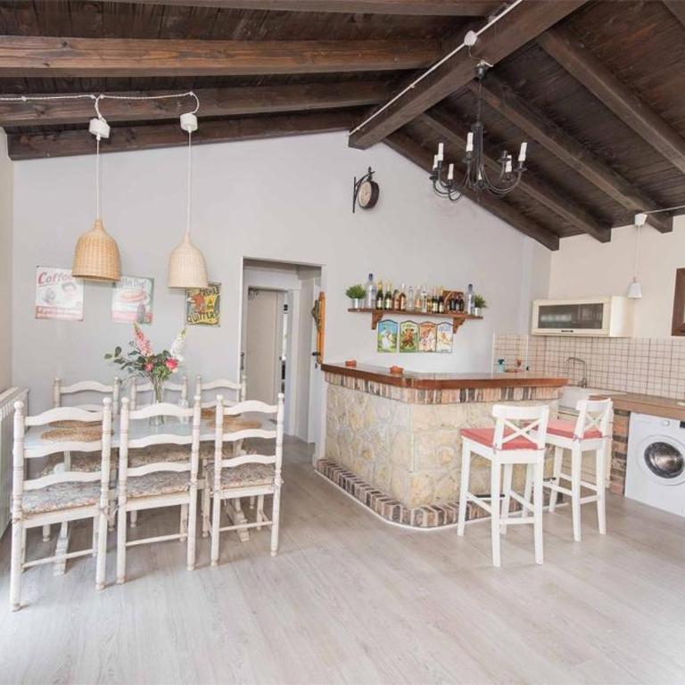 Villa El tinganon - Two-Bedroom House - 5