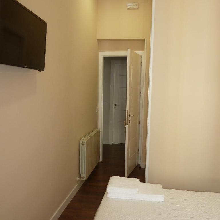 Hostal Mayor - Habitación Doble - 1 o 2 camas - 8
