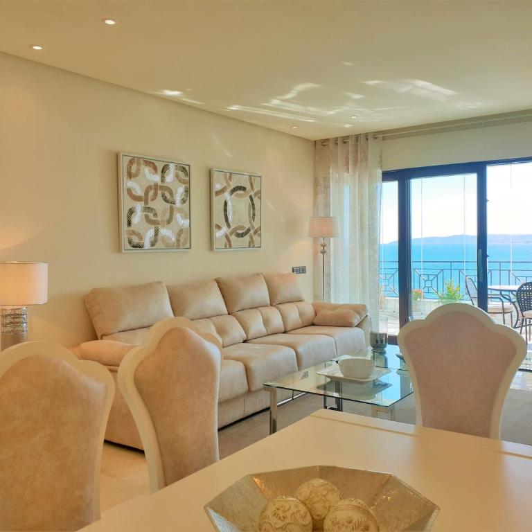 LUXURY APARTMENT FRONTAL TO THE SEA IN ESTEPONA DONCELLA BEACH - Apartamento de 3 dormitorios - 11