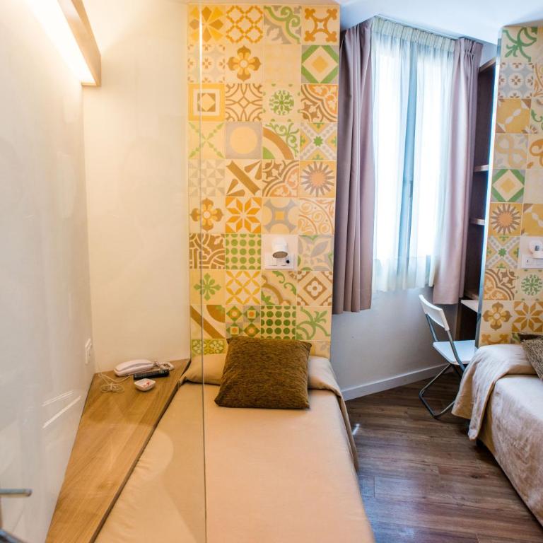 Hostal Marenostrum - Twin Room - 21