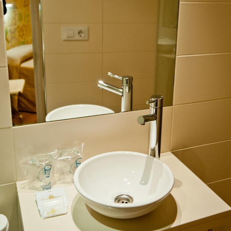Hostal Marenostrum - Single Room - 17