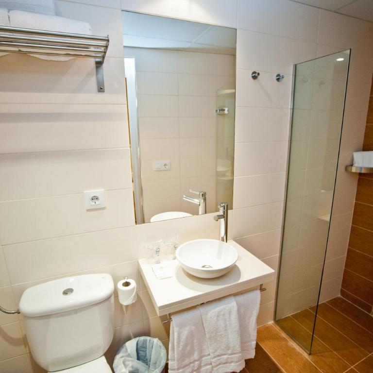 Hostal Marenostrum - Double Room - 17
