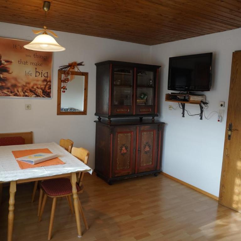 Haus Waldblick - Apartment mit Balkon - 3