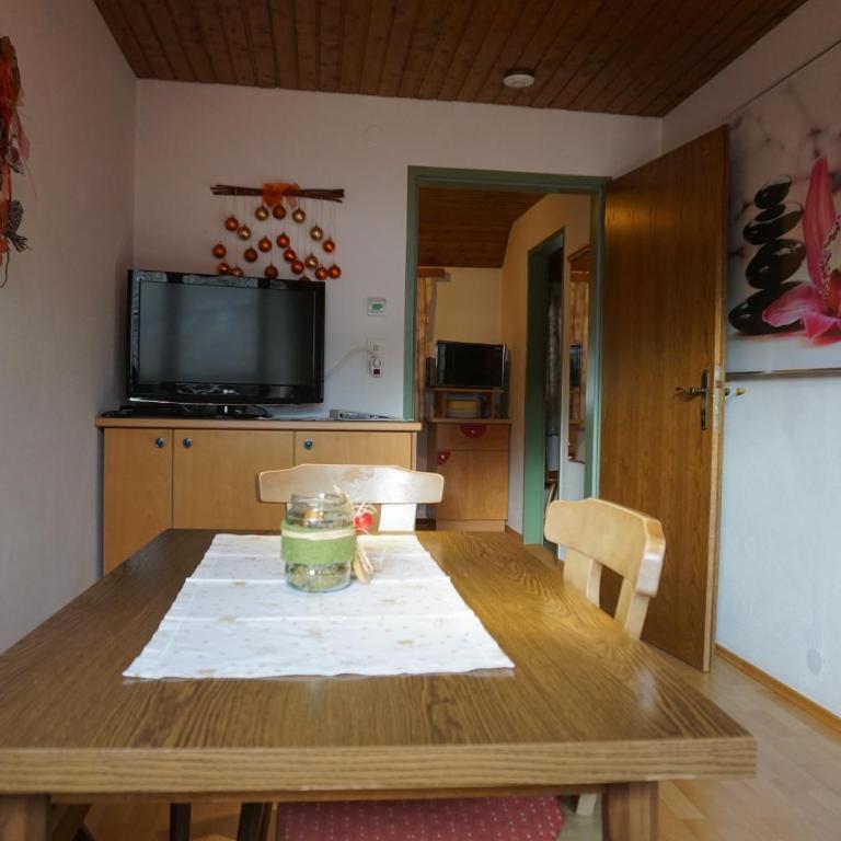 Haus Waldblick - Apartment mit Balkon - 7