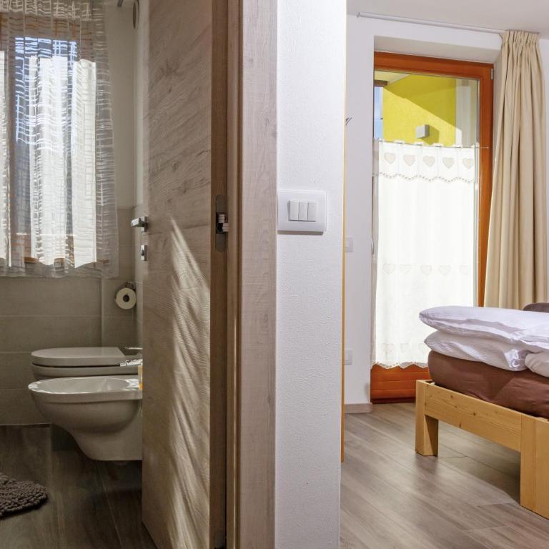 Bike Bed&Breakfast Mille Pini - Habitación Doble Deluxe con balcón - 4
