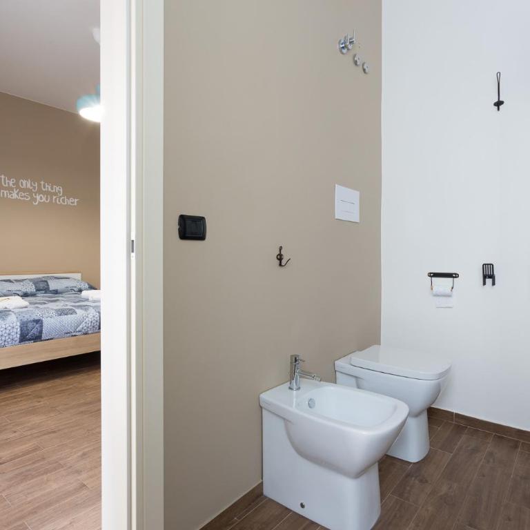 Pura Vida Barocca - Camera Familiare con Bagno Privato e Balcone - 24