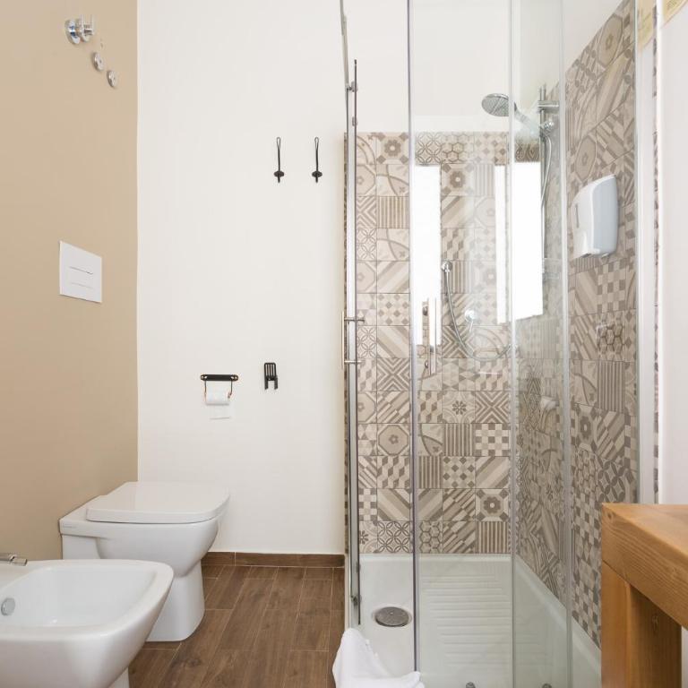 Pura Vida Barocca - Camera Familiare con Bagno Privato e Balcone - 6