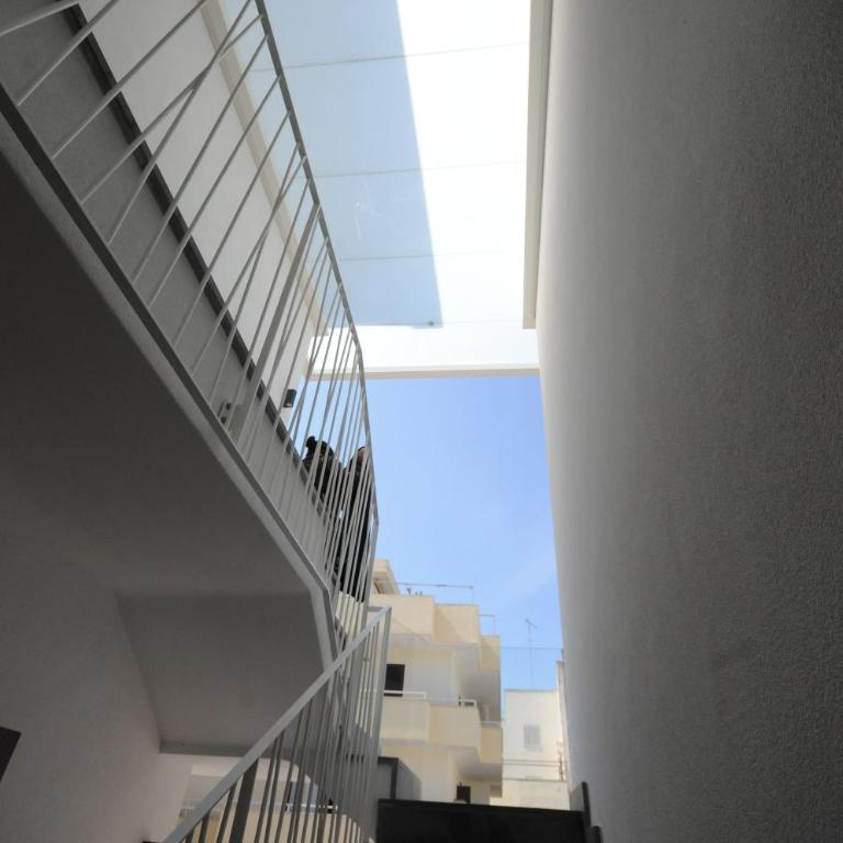 Appartamenti porta mare - Appartamento con 2 Camere da Letto, Terrazza e Vista Mare - 17