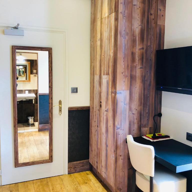Logis Hotel Des Bains - Chambre Double Standard - Hébergement Accessible Uniquement par des Escaliers - 7