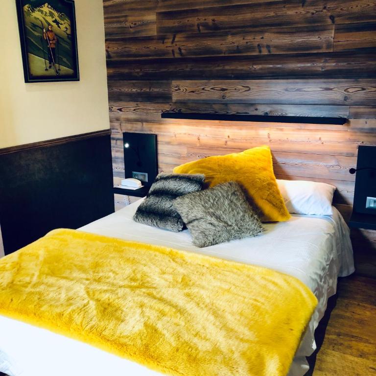 Logis Hotel Des Bains - Chambre Double Standard - Hébergement Accessible Uniquement par des Escaliers - 6