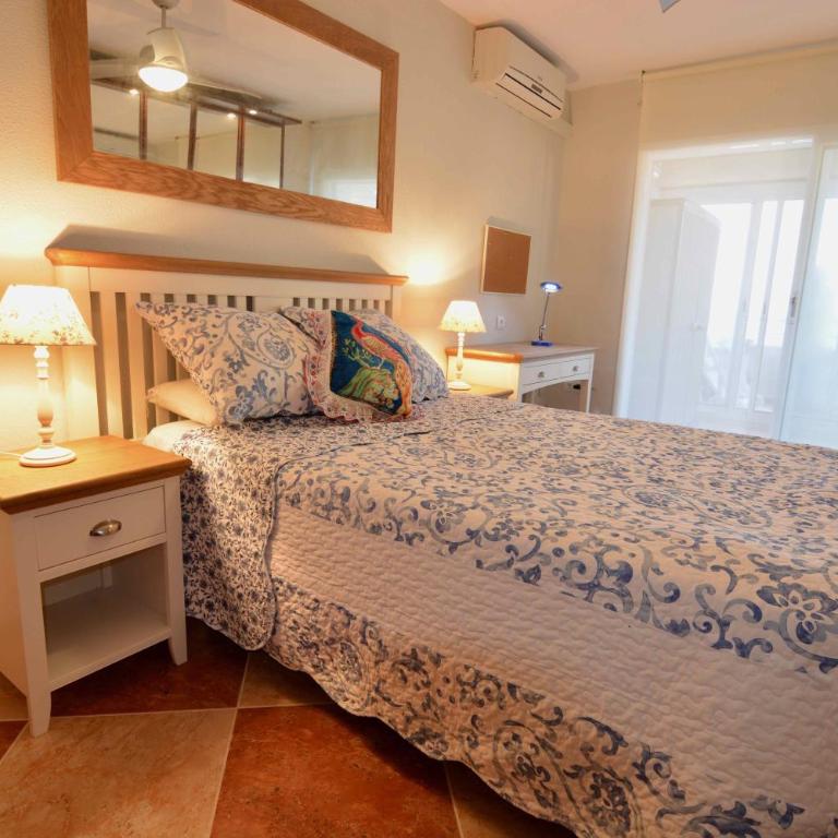 Saval Rits - Estudio con vistas al mar - 4