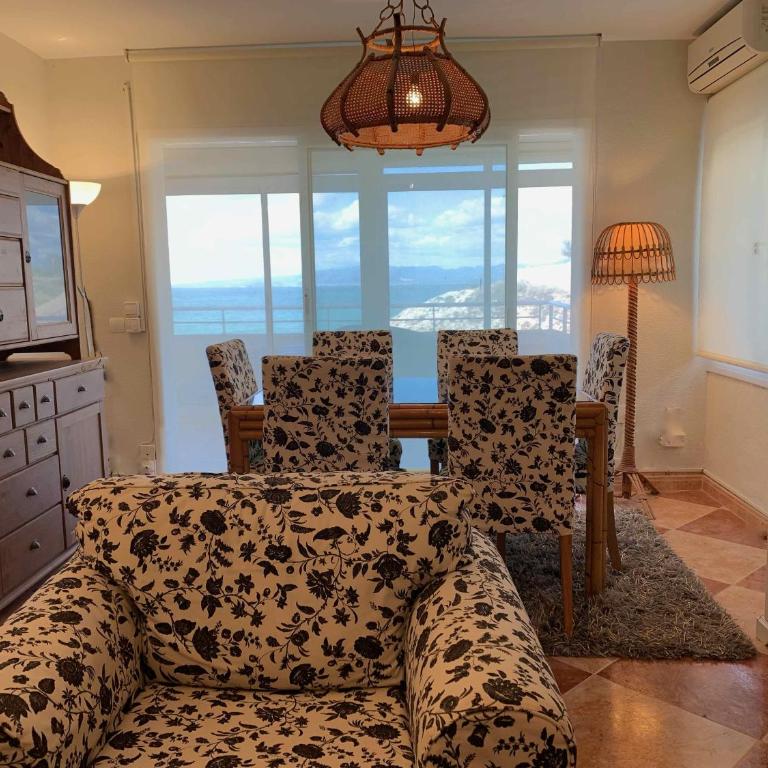 Saval Rits - Estudio con vistas al mar - 15