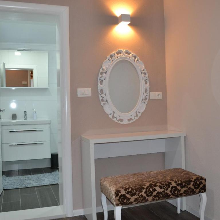 Apartment Oaza - Apartment with Pool View - 28