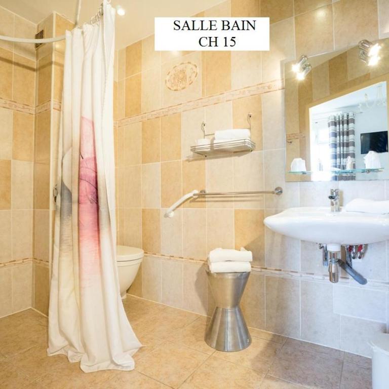 Hotel Restaurant Bellevue - Chambre Quadruple avec Douche - 1