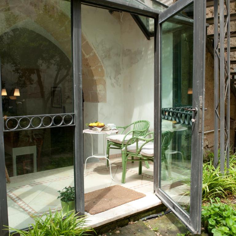 Casa d'Artista Suite & Garden - Family Room with Garden View - 31