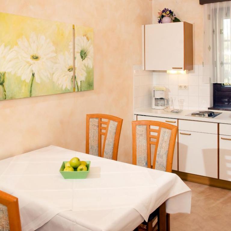 Hotel Garni ELISABETH - Apartment mit 1 Schlafzimmer und Balkon - 3