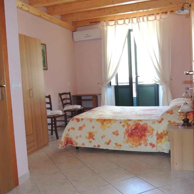 La marina - Double or Twin Room with Balcony - 15