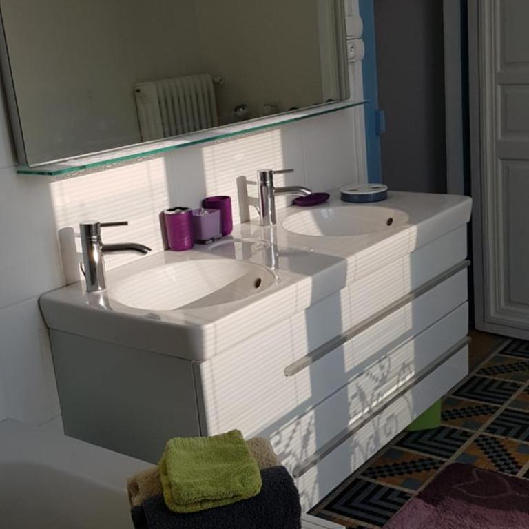 La maison des dentelliers - Chambre Familiale avec Salle de Bains Privative - 9