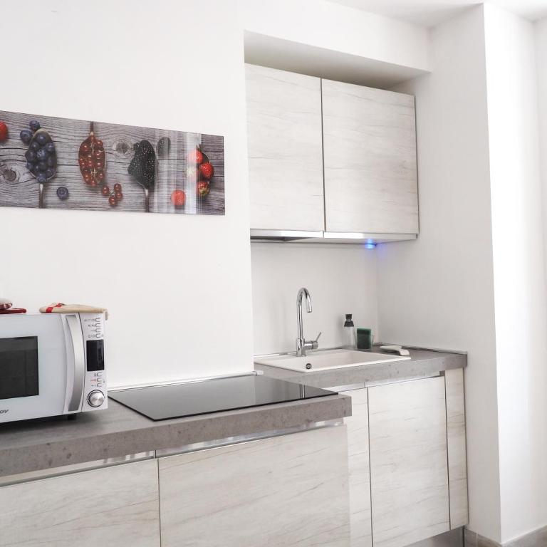 Santa Chiara 32 - One-Bedroom Apartment - 9