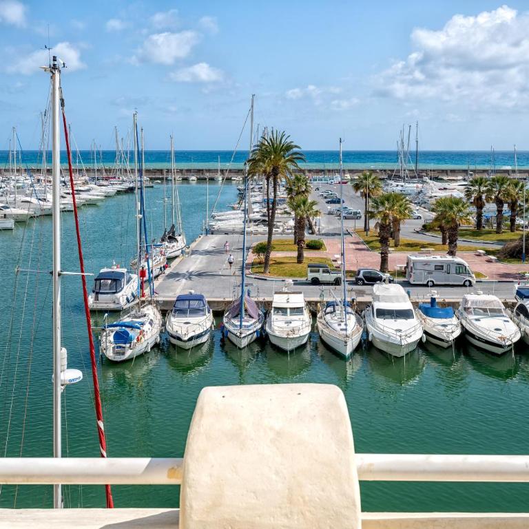 WintowinRentals Luxury and Sea View inside Puerto Marina - Apartamento de 2 dormitorios - 8