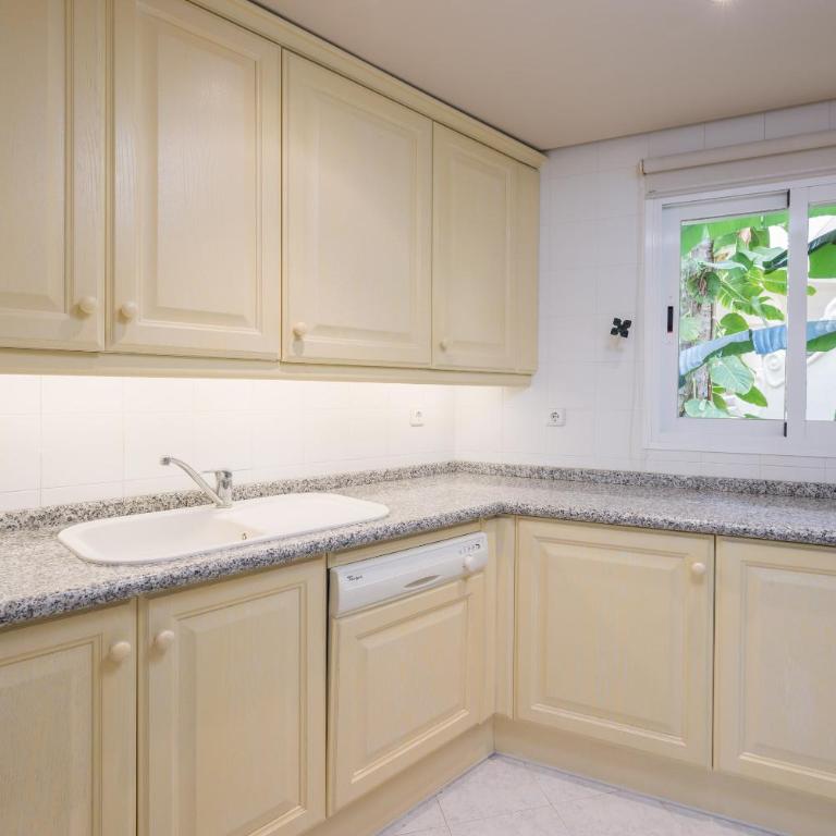 WintowinRentals Luxury and Sea View inside Puerto Marina - Apartamento de 2 dormitorios - 42