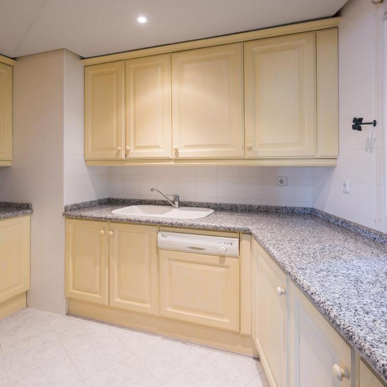 WintowinRentals Luxury and Sea View inside Puerto Marina - Apartamento de 2 dormitorios - 43
