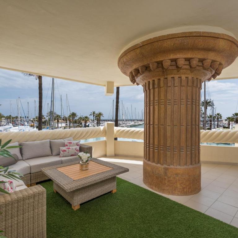 WintowinRentals Luxury and Sea View inside Puerto Marina - Apartamento de 2 dormitorios - 1