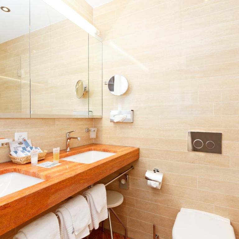 Schweizerhaus Swiss Quality Hotel - Doppelzimmer mit Bergblick - 8