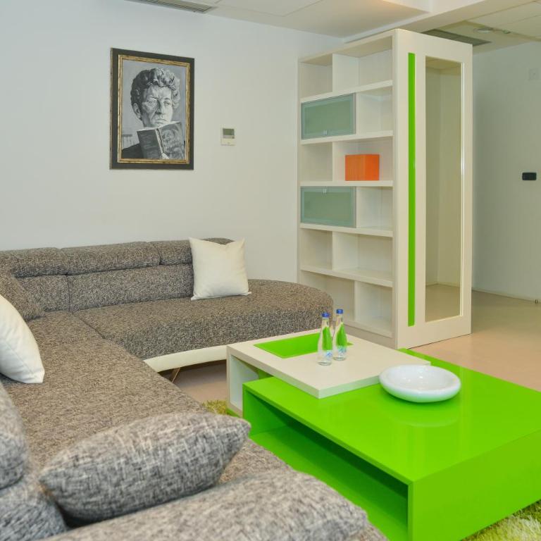Hill Hotel Wellness & Spa - Apartman Tipa "Suite" sa Balkonom (2 Odrasle Osobe) - 10