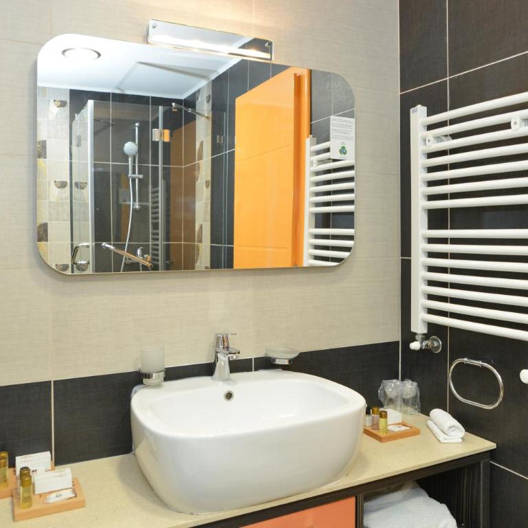 Hill Hotel Wellness & Spa - Apartman Tipa "Suite" sa Balkonom (4 Odrasle Osobe) - 8