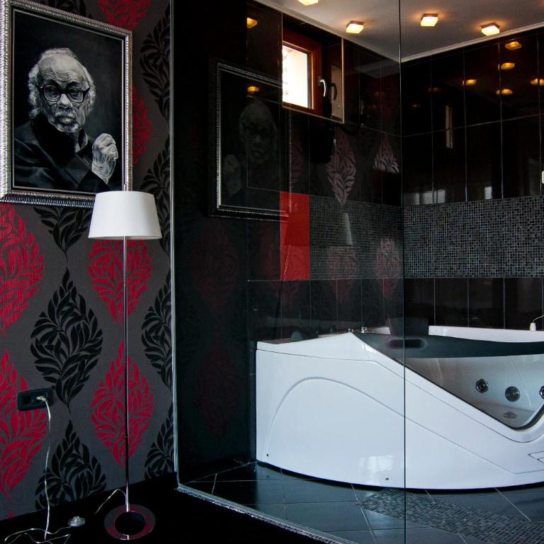 Hill Hotel Wellness & Spa - Suite sa Hidromasažnom Kadom - 8