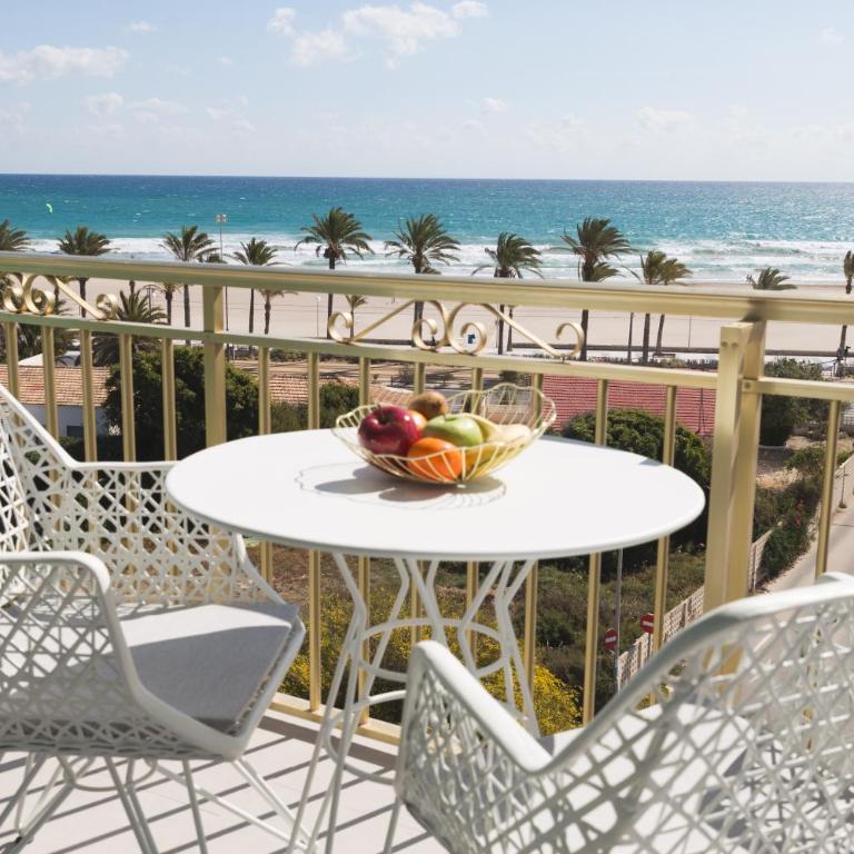 Hotel Almirante - Superior Double Room with Sea View - 3