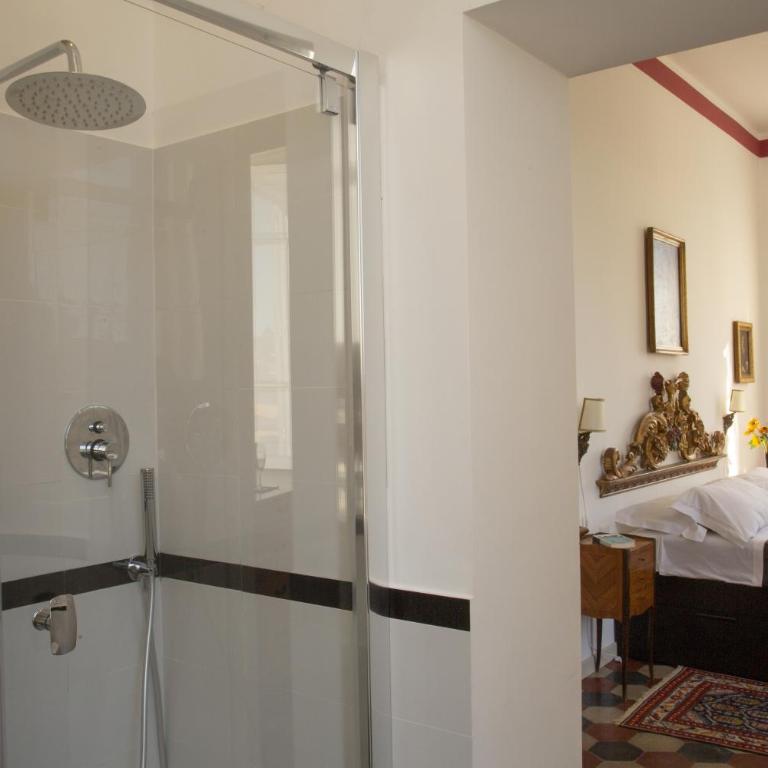 Colosseum View Exclusive Apartment - Three-Bedroom House - 9
