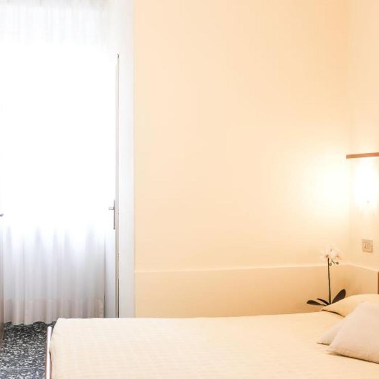Hotel Santa Lucia - Deluxe Single Room - 1