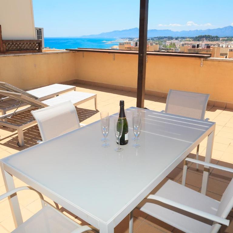 UHC Cambrils Paradis Family Complex - Penthouse Two-Bedroom Apartment with Sea View - 4