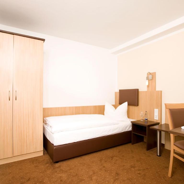 Ausbildungshotel St. Theresia - Single Room with Private Bathroom - 1