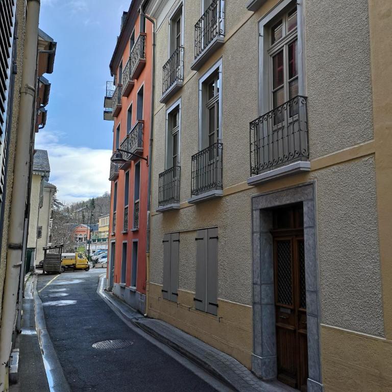 Duplex spacieux avec vue montagne au cœur de Cauterets, 6 à 8 pers, 3 chambres, 2 SDB - Appartement avec Vue sur la Montagne - 48