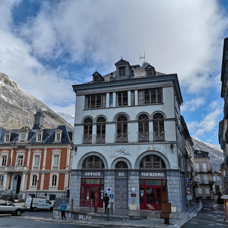 Duplex spacieux avec vue montagne au cœur de Cauterets, 6 à 8 pers, 3 chambres, 2 SDB - Appartement avec Vue sur la Montagne - 71