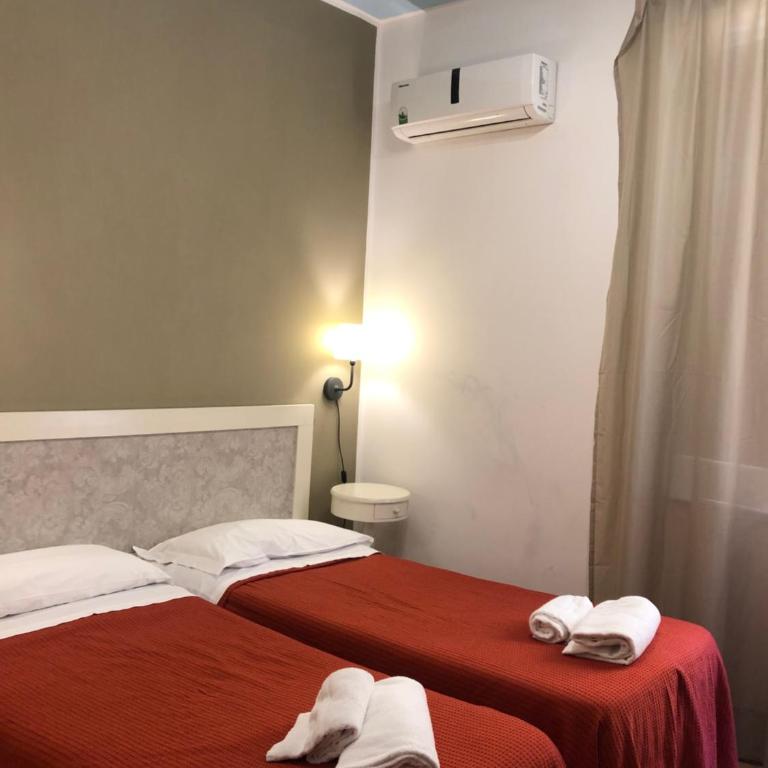 Hotel Europeo Napoli - Twin Room - 9