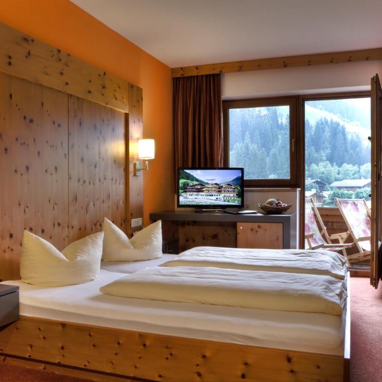 4*S Galtenberg Resort - Zirbenzimmer K1 "Sparstrumpf" - 1